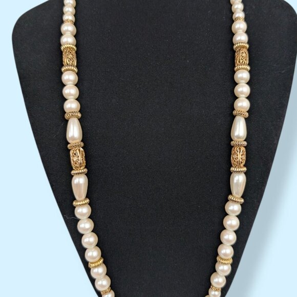 Vintage Glass Pearl Beaded Necklace - Picture 2 of 5